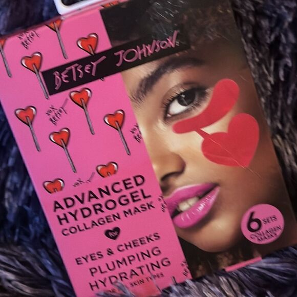BETSEY JOHNSON Eye hydrogel patches - Picture 2 of 5